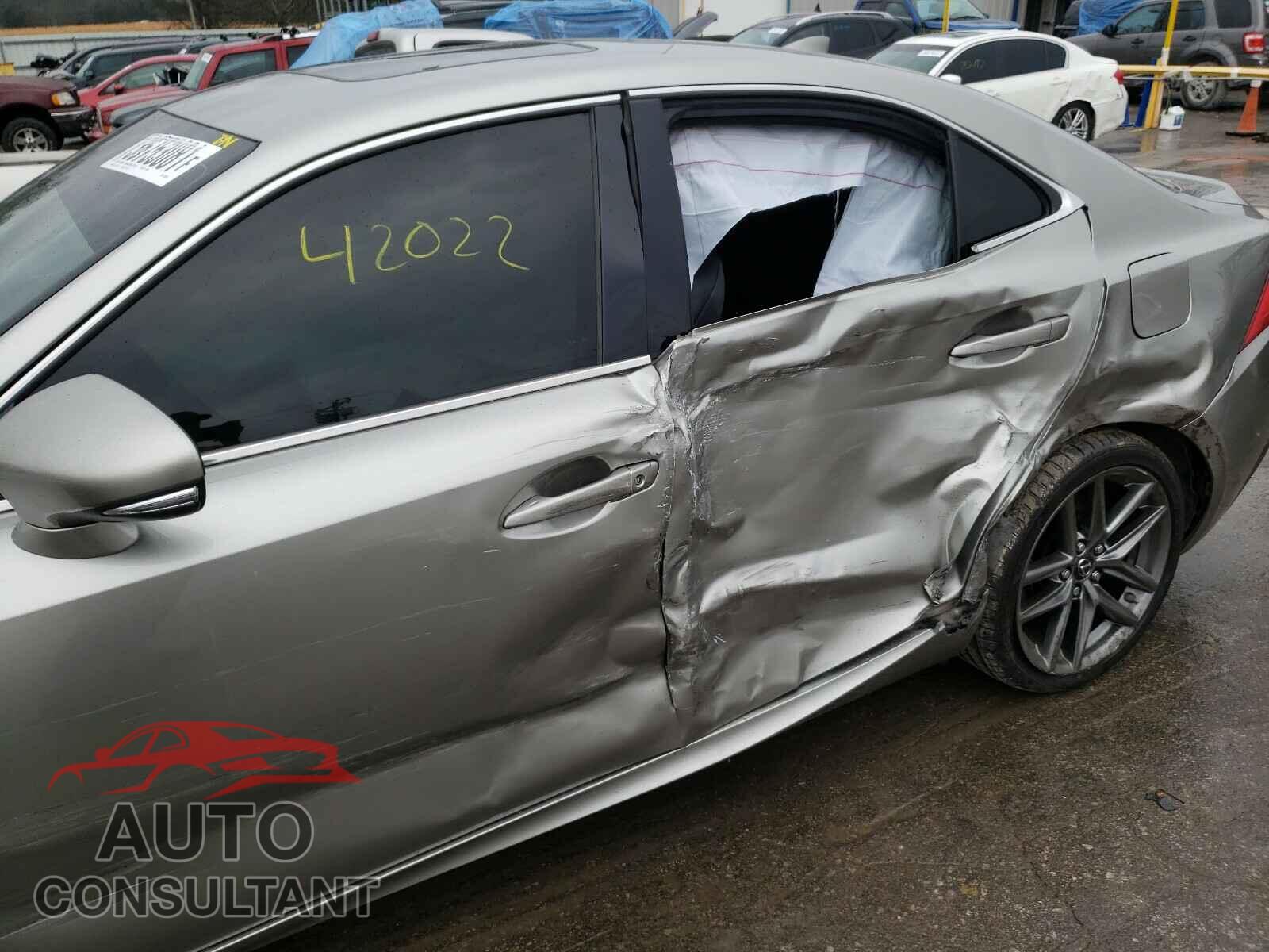 LEXUS IS 2018 - JTHBA1D2XJ5082166