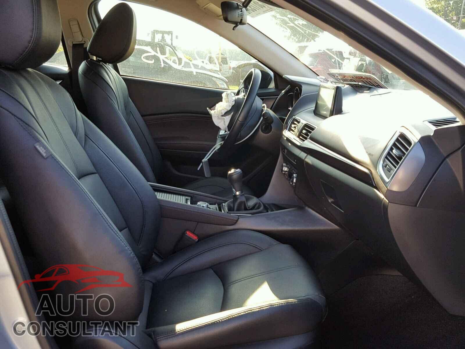 MAZDA 3 2017 - JM1BN1W36H1130162