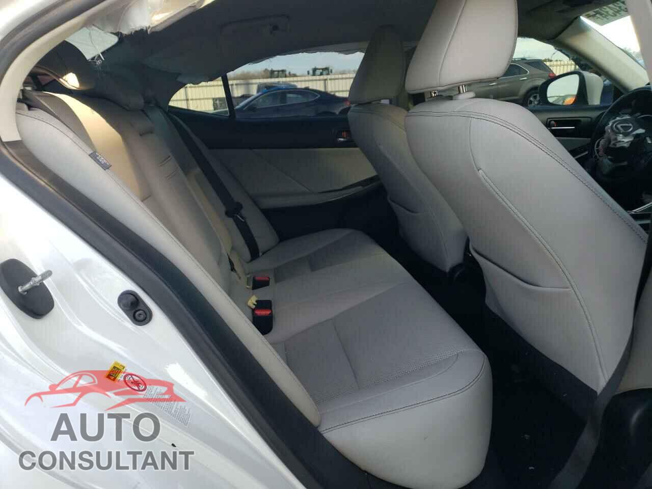 LEXUS IS 2016 - JTHBA1D28G5015848