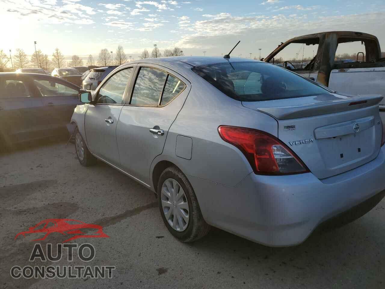 NISSAN VERSA 2019 - 3N1CN7AP4KL833070