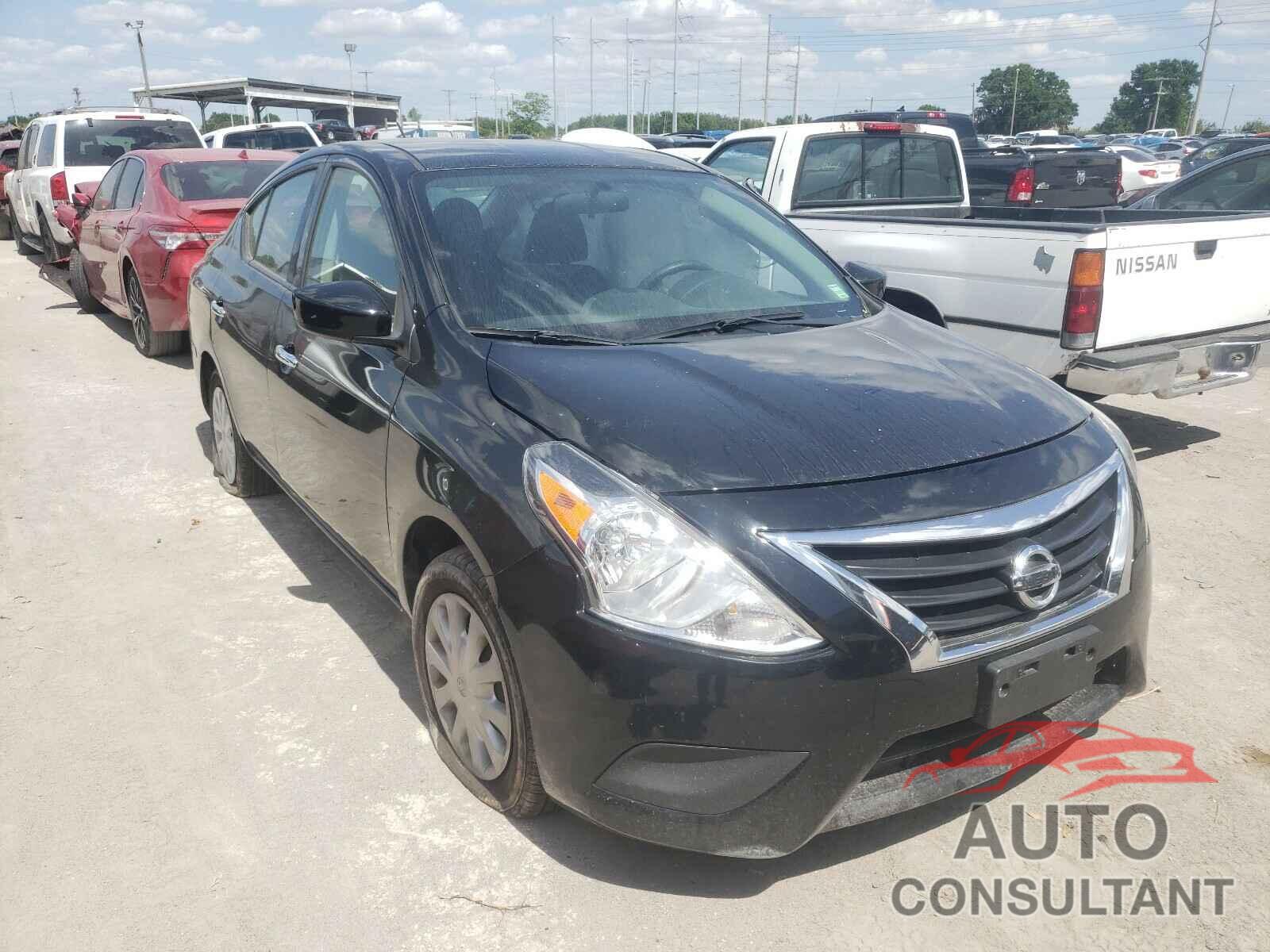 NISSAN VERSA 2018 - 3N1CN7AP8JL811510