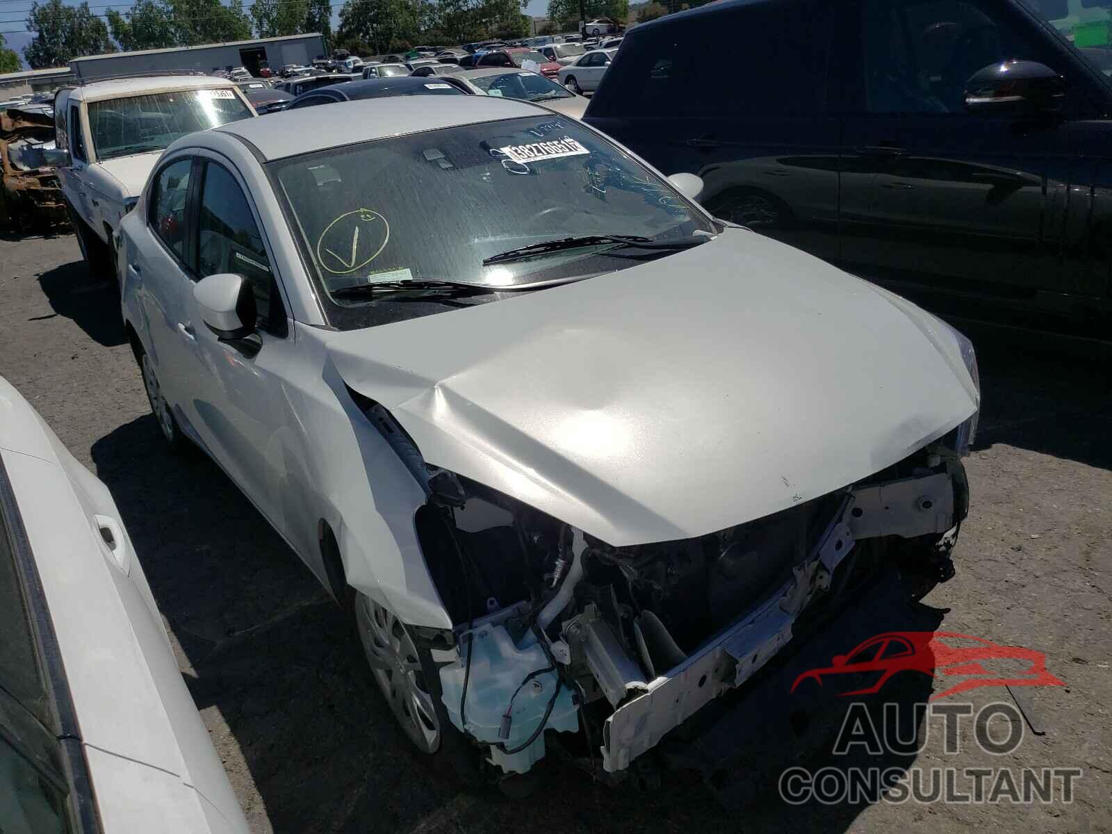TOYOTA YARIS 2019 - 3MYDLBYV6KY522534