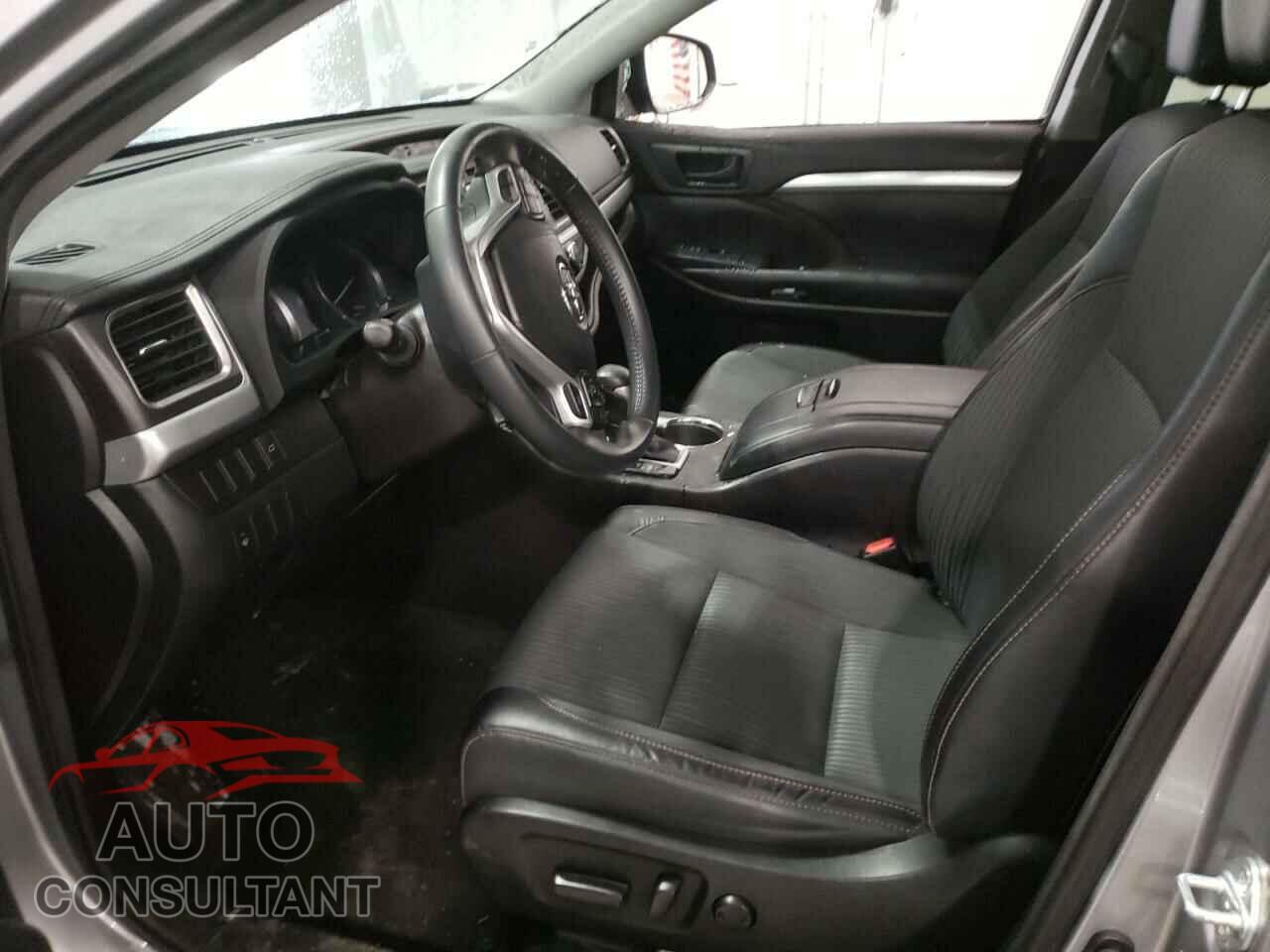 TOYOTA HIGHLANDER 2016 - 5TDBKRFH3GS347527