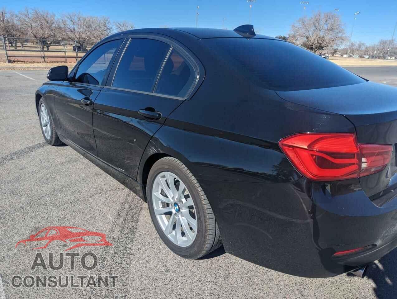 BMW 3 SERIES 2018 - WBA8E1G50JNU91604