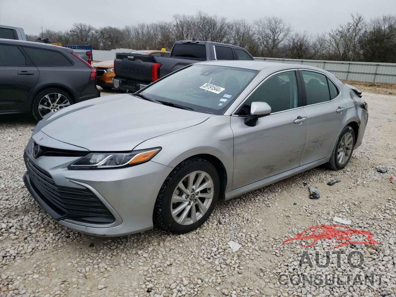 TOYOTA CAMRY 2022 - 4T1C11AK5NU656304