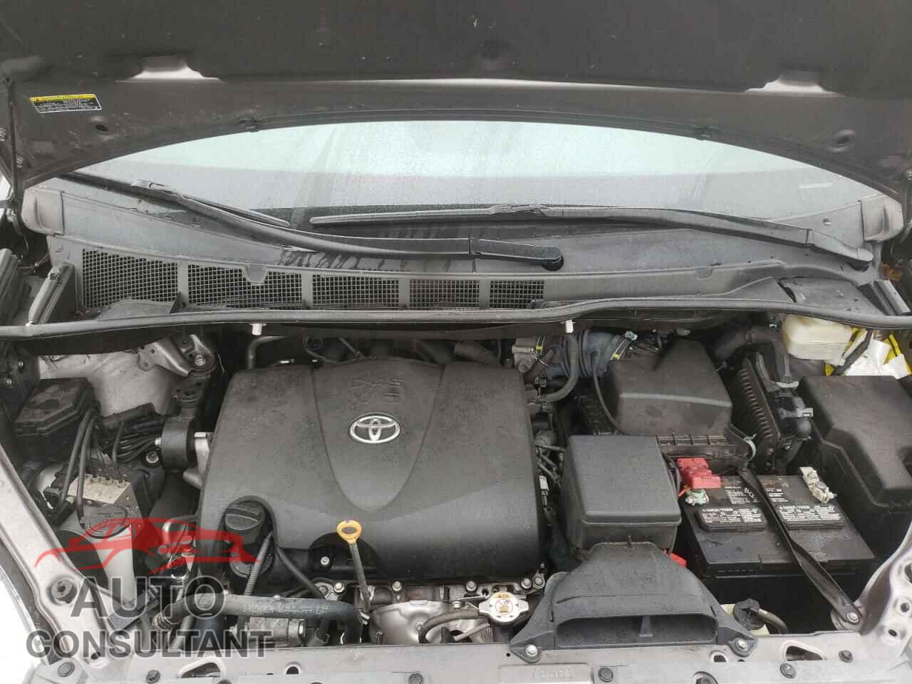TOYOTA SIENNA 2018 - 5TDYZ3DC0JS947066