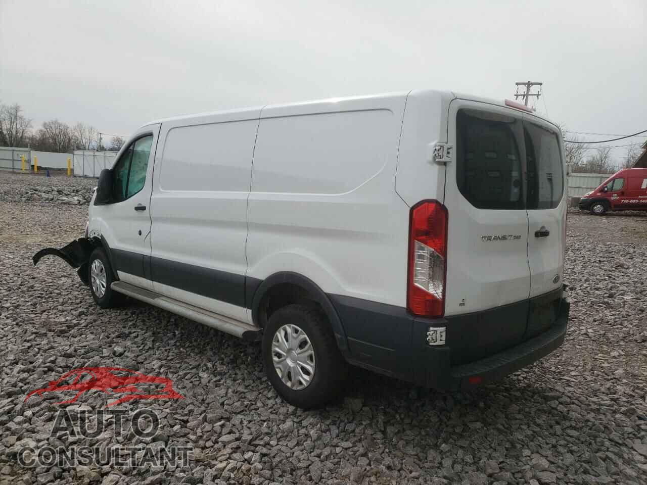 FORD TRANSIT CO 2018 - 1FTYR1YM5JKA98860