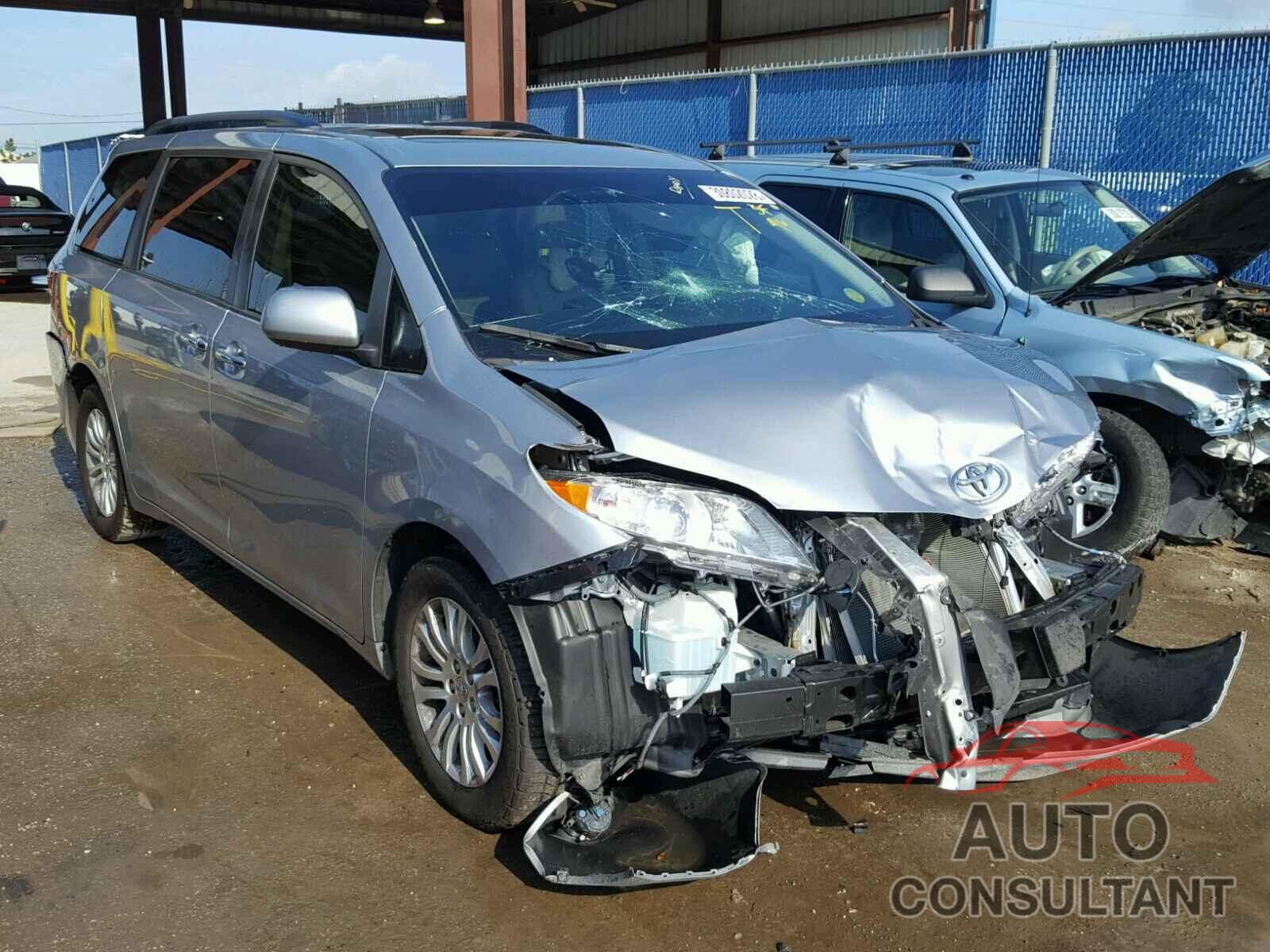 TOYOTA SIENNA 2015 - 5TDYK3DC8FS618708