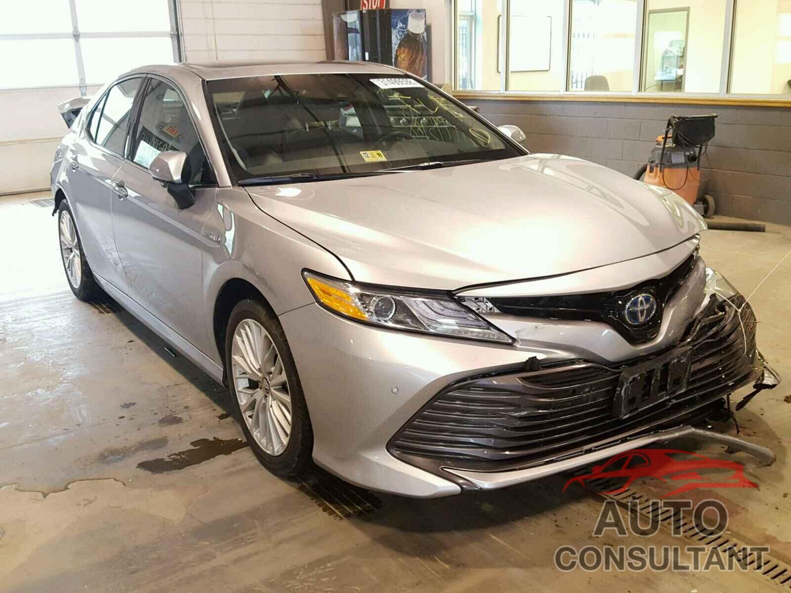 TOYOTA CAMRY 2018 - 4T1B21HK2JU500827