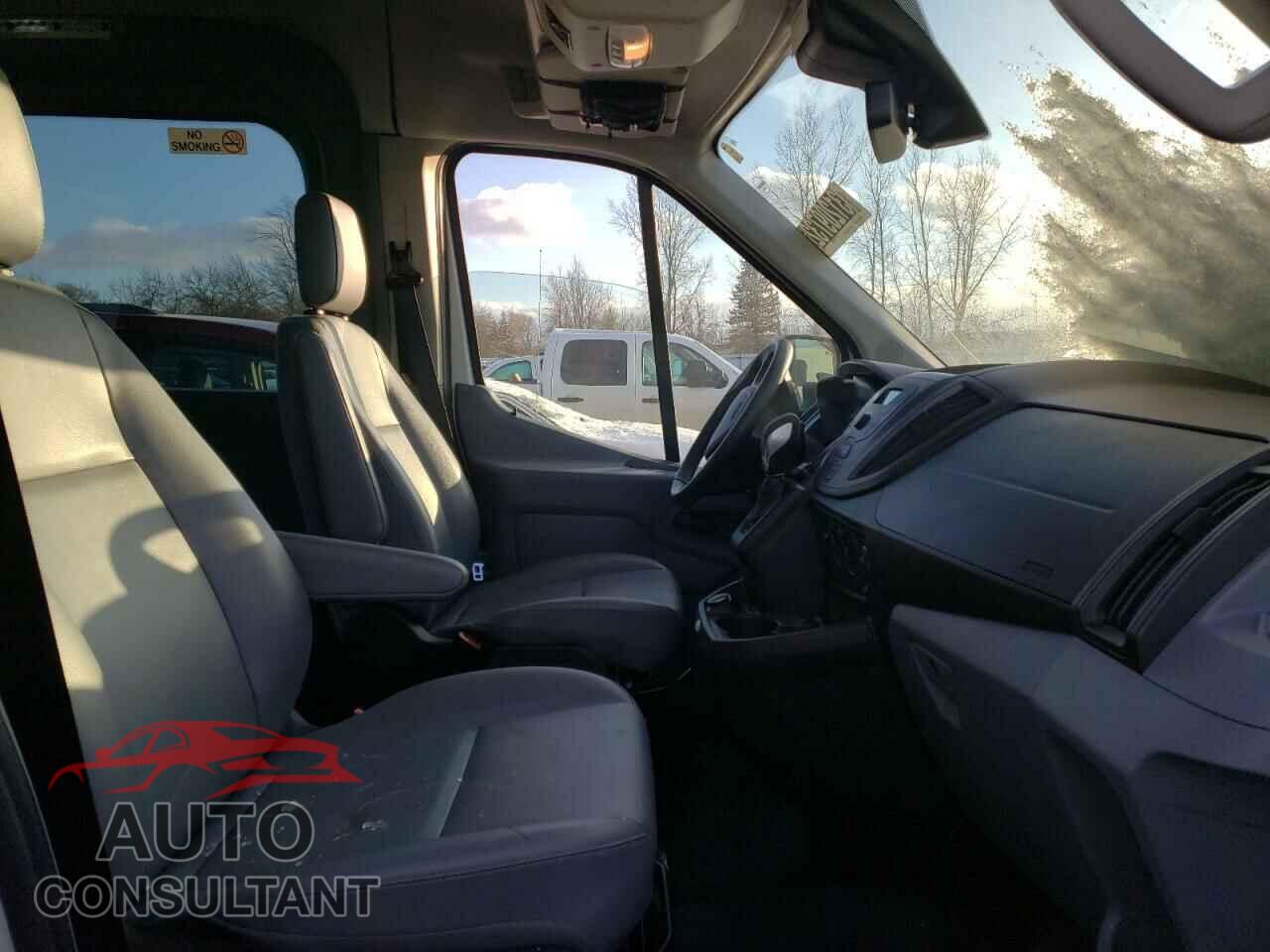 FORD TRANSIT CO 2018 - 1FTYR2CM1JKA73466