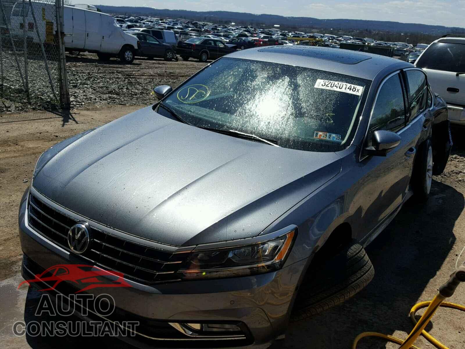 VOLKSWAGEN PASSAT 2018 - 1VWCA7A33JC022521
