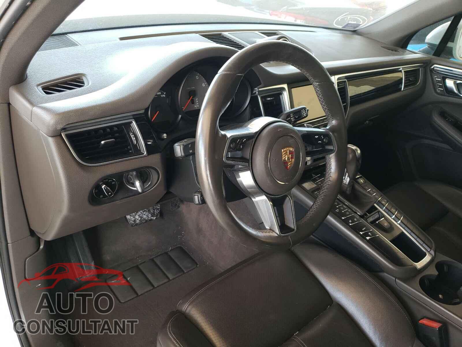 PORSCHE MACAN 2015 - JTNC4RBE2L3094685