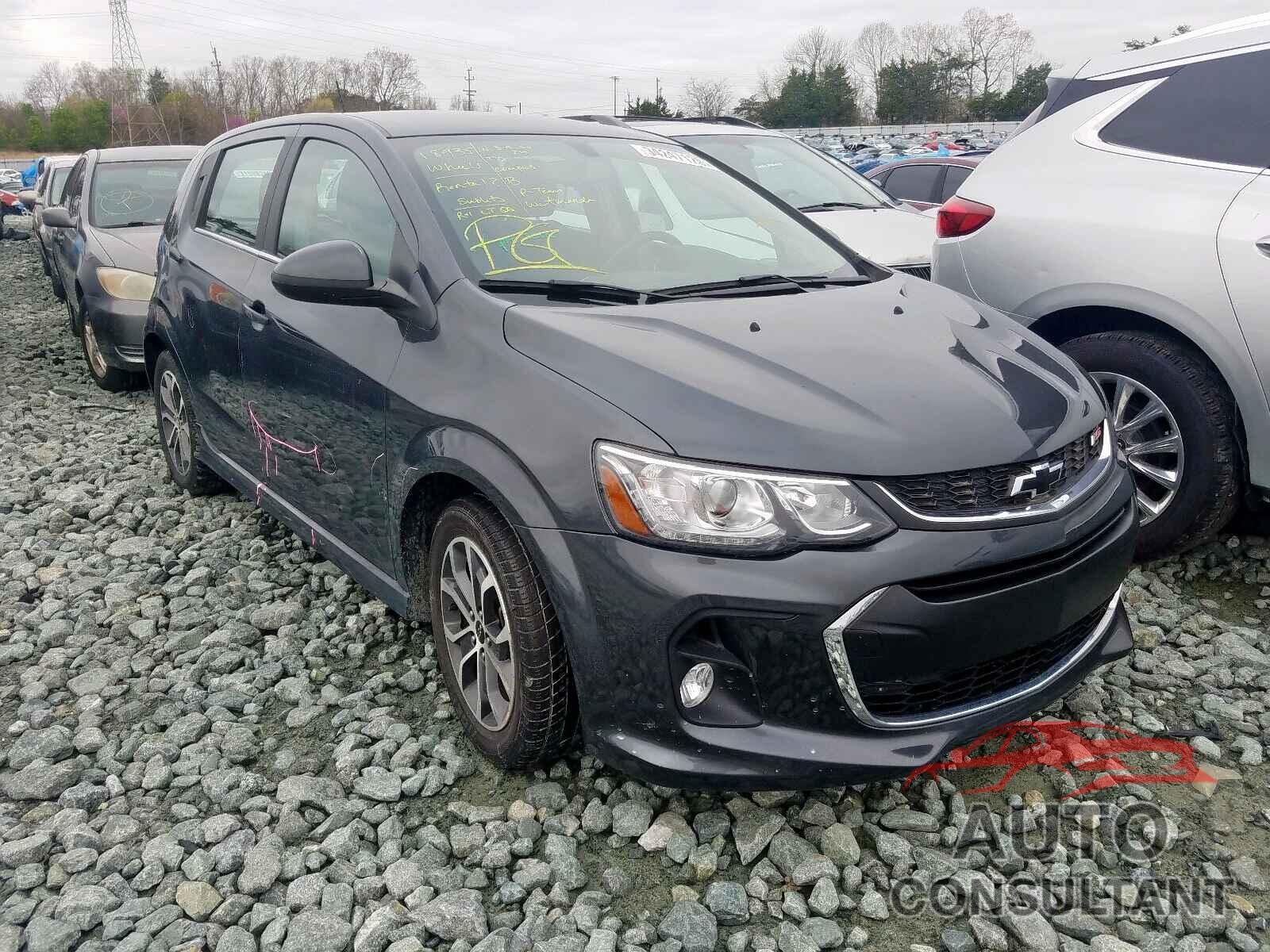 CHEVROLET SONIC 2018 - 4T3RWRFV6NU072384