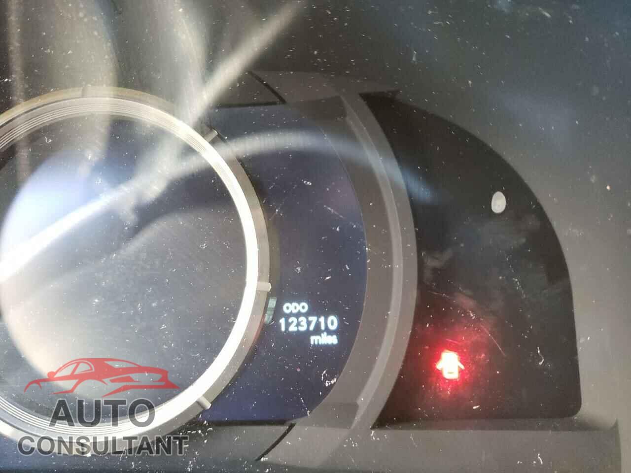 LEXUS IS 2018 - JTHBA1D20J5073914