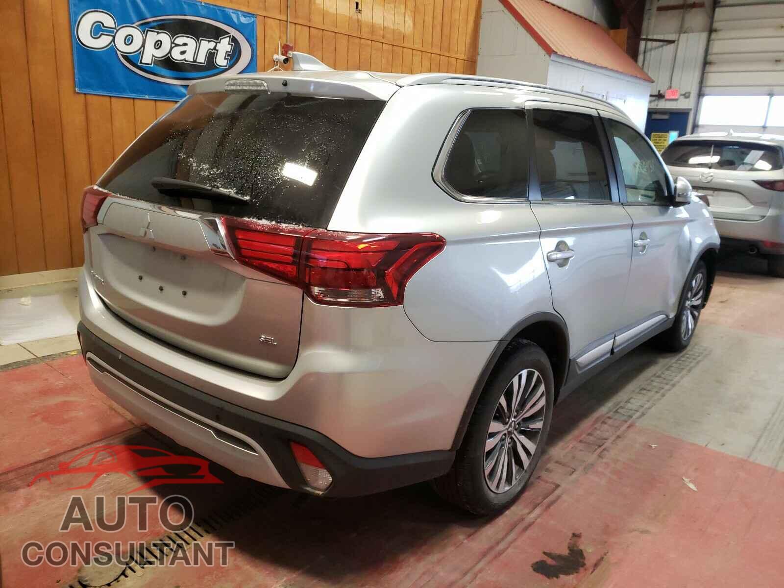 MITSUBISHI OUTLANDER 2020 - JA4AD3A36LZ028429