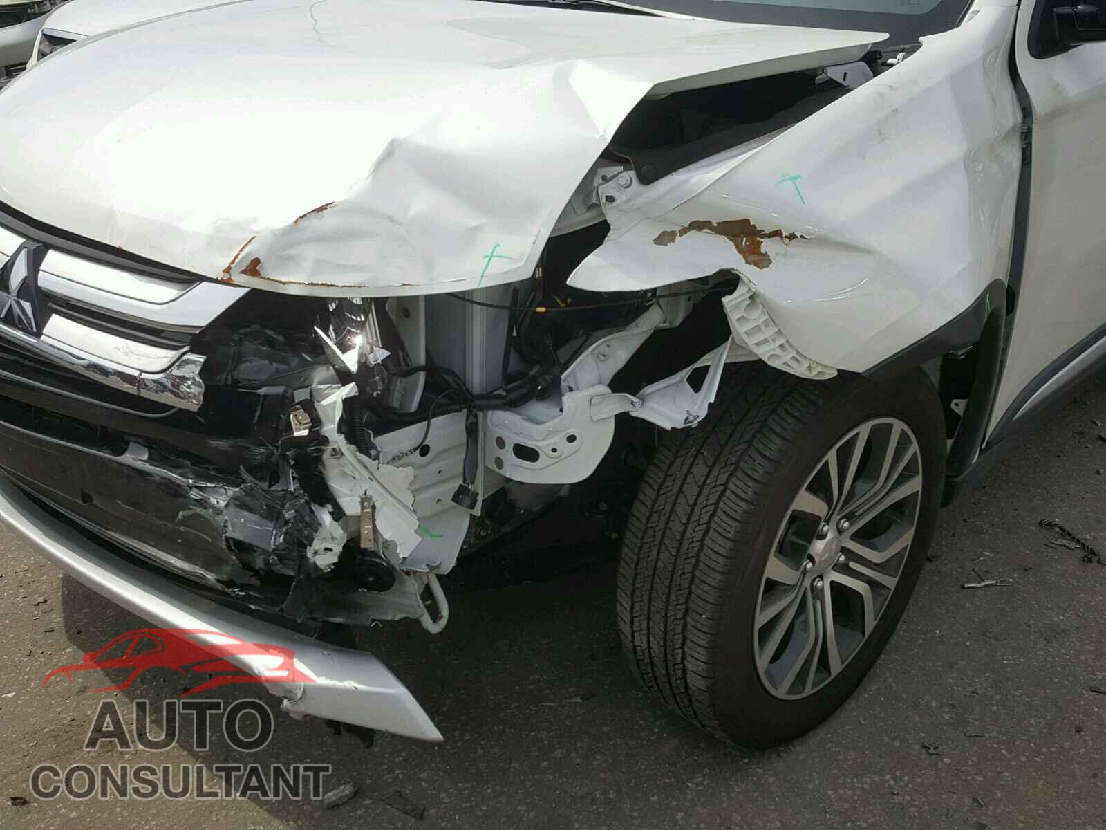 MITSUBISHI OUTLANDER 2018 - JA4AD2A34JZ012463
