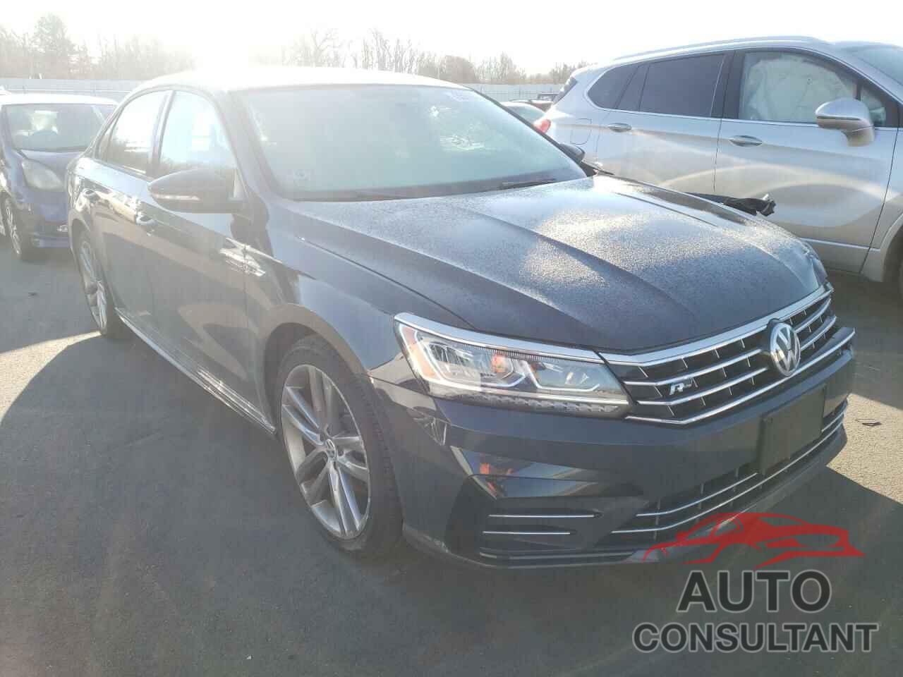 VOLKSWAGEN PASSAT 2018 - 1VWAA7A36JC028997