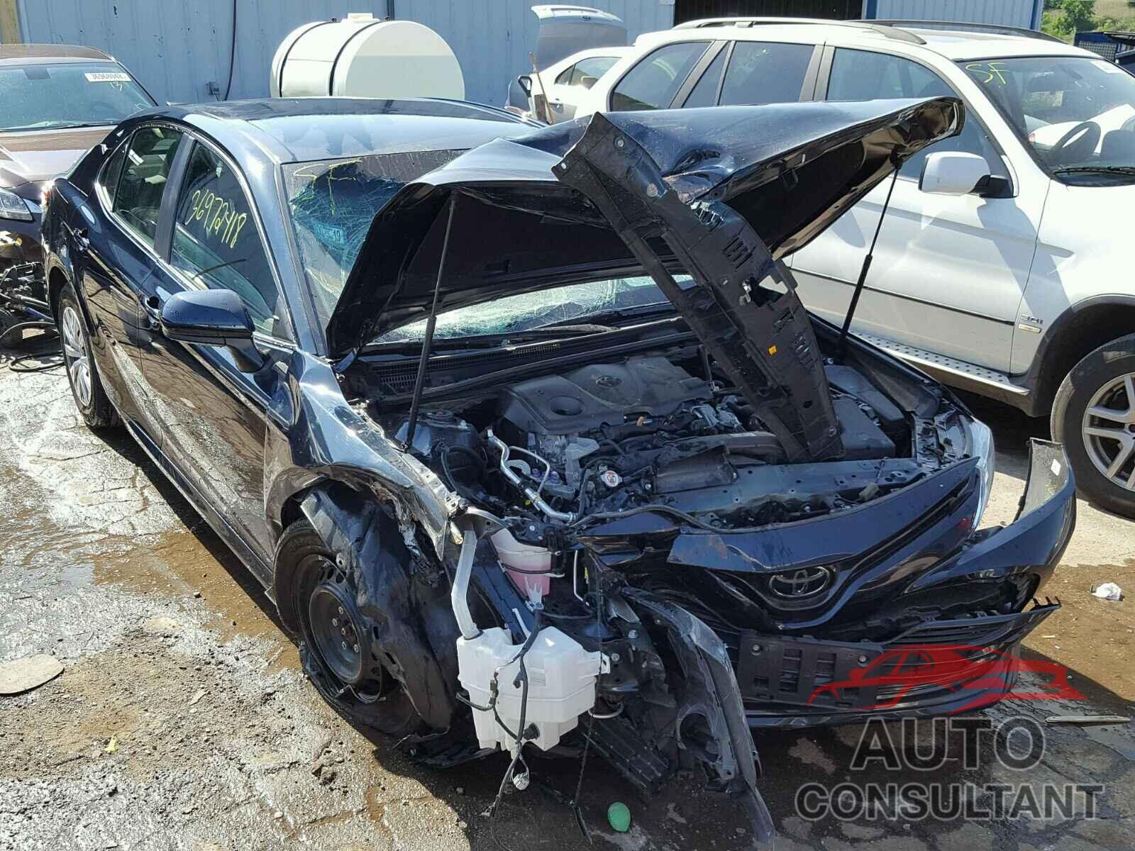TOYOTA CAMRY 2018 - 4T1B11HK6JU540797
