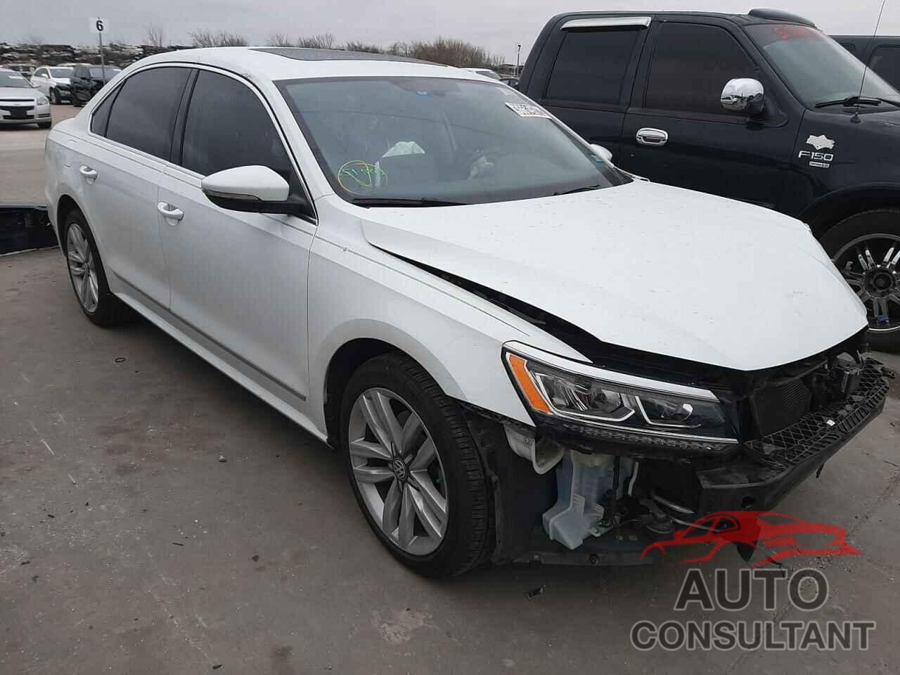 VOLKSWAGEN PASSAT 2017 - 1VWGT7A38HC051132