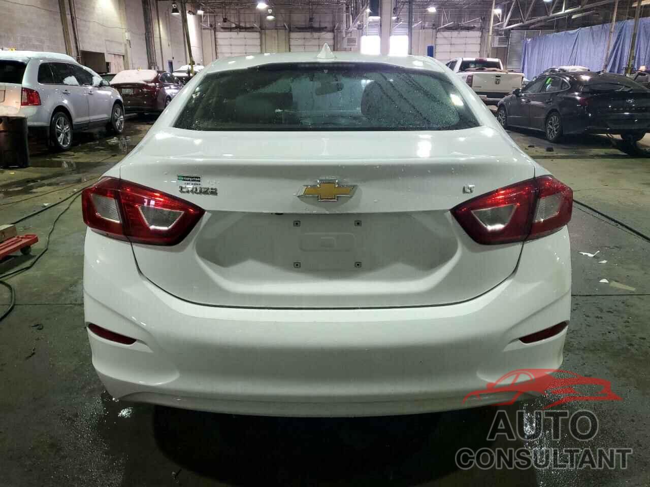 CHEVROLET CRUZE 2019 - 1G1BE5SM5K7117339