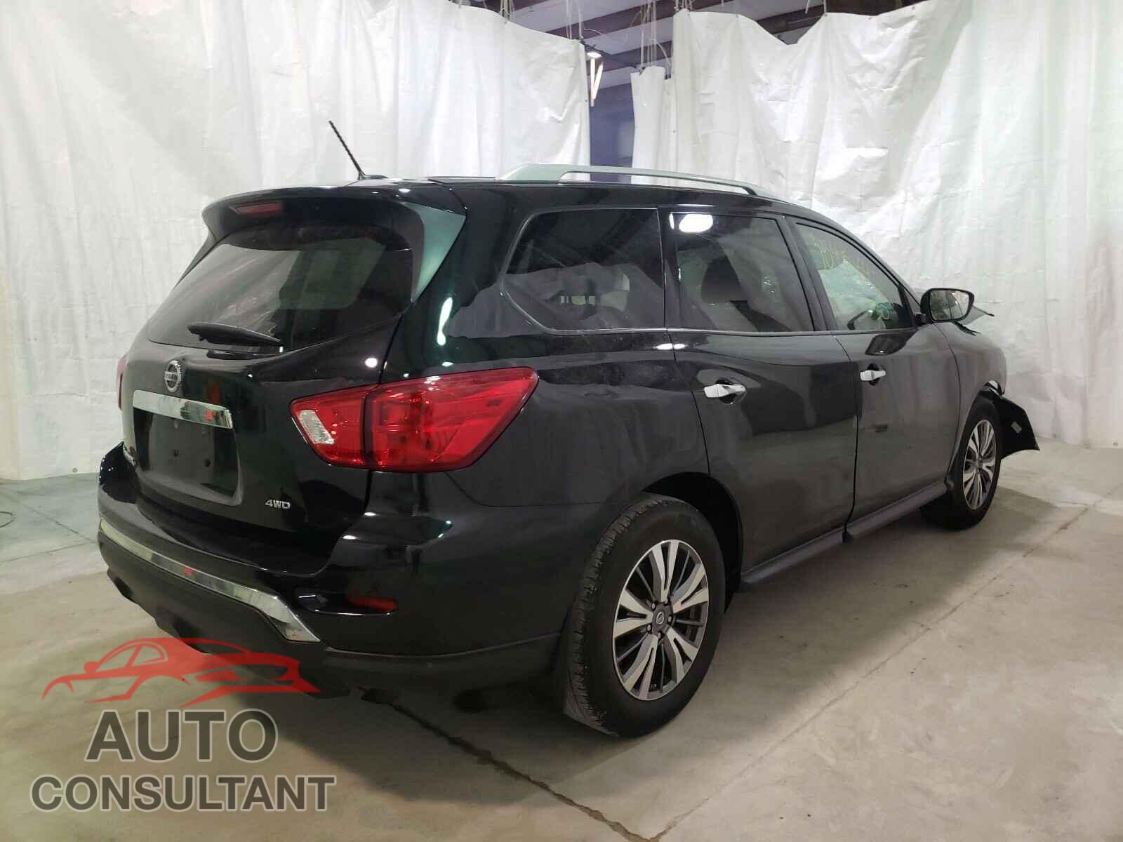 NISSAN PATHFINDER 2018 - 5N1DR2MM8JC620560