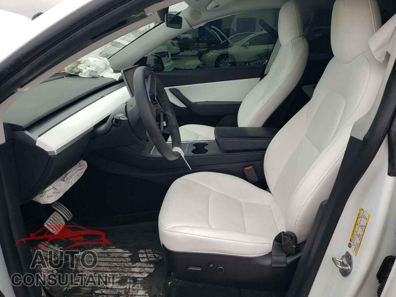 TESLA MODEL Y 2021 - 5YJYGDEFXMF243003