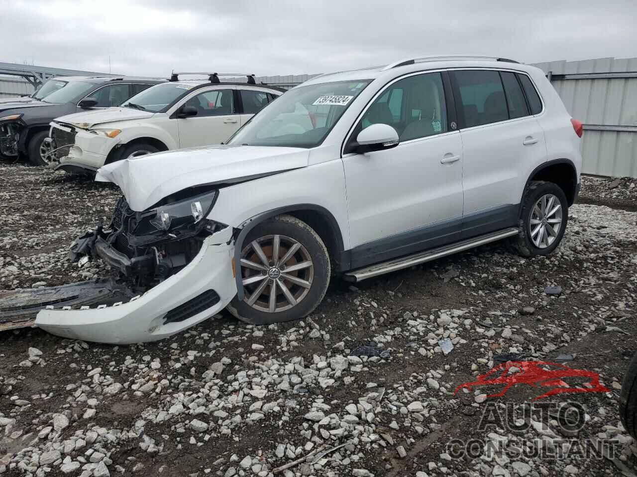 VOLKSWAGEN TIGUAN 2017 - WVGRV7AX8HK002703