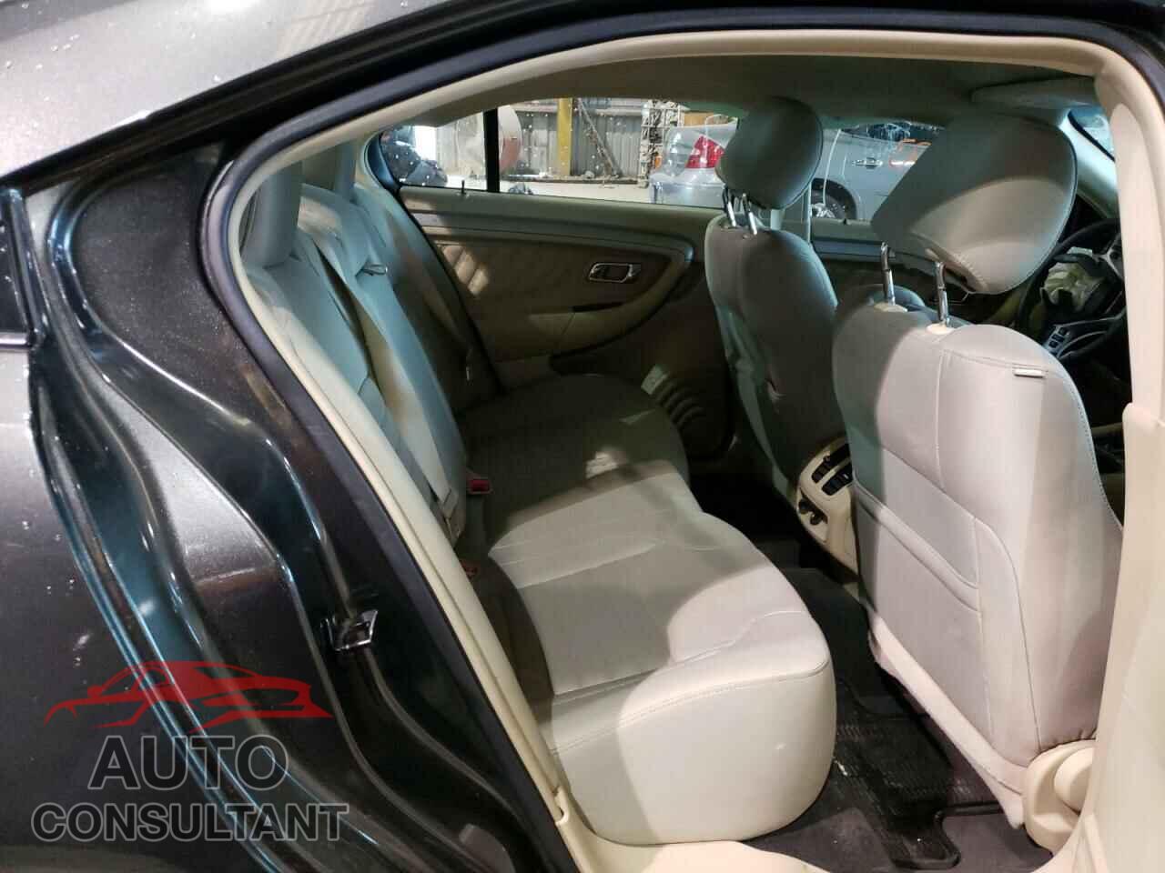 FORD TAURUS 2018 - 1FAHP2D86JG136268