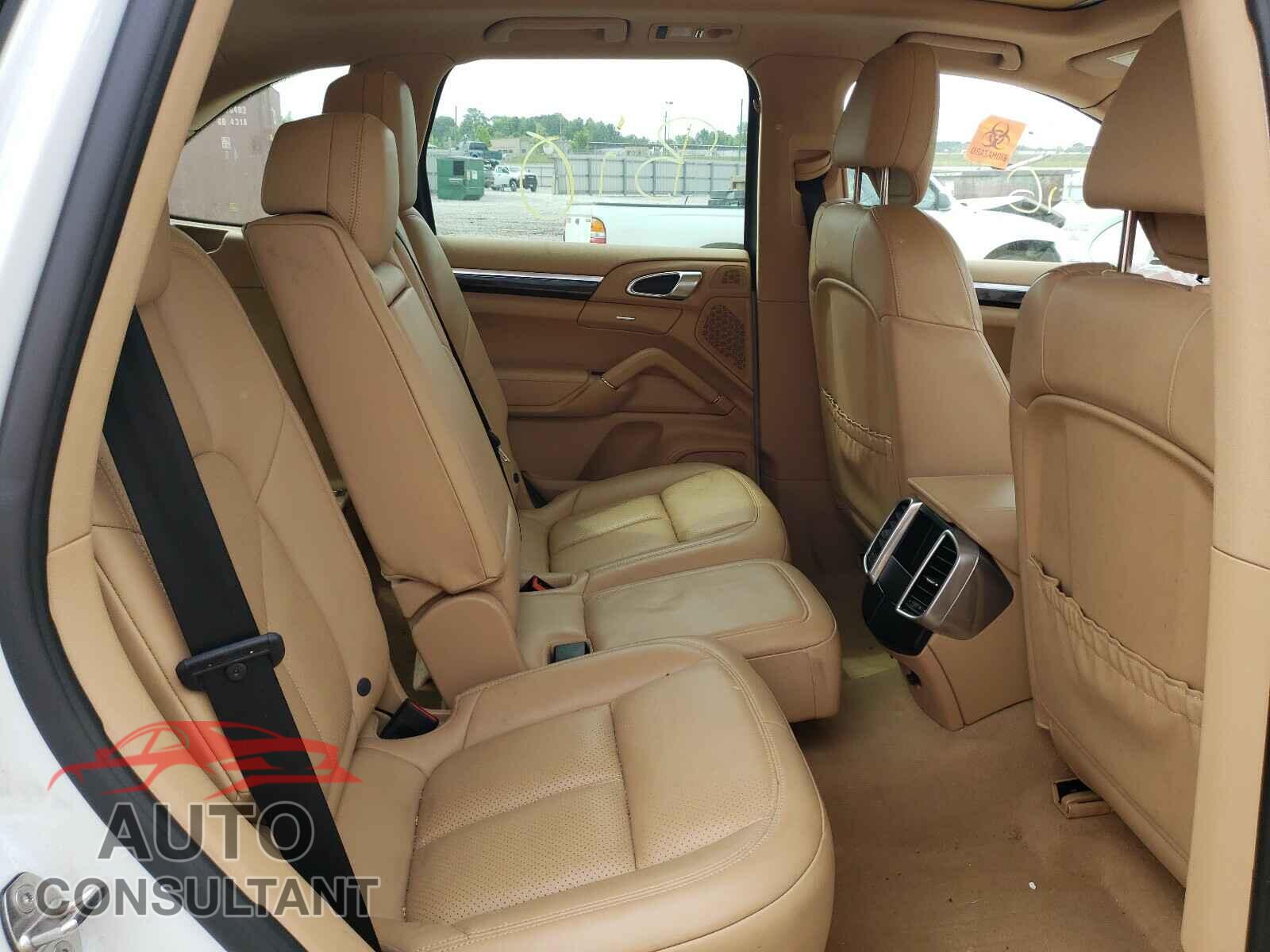 PORSCHE CAYENNE 2016 - WP1AA2A28GLA09193