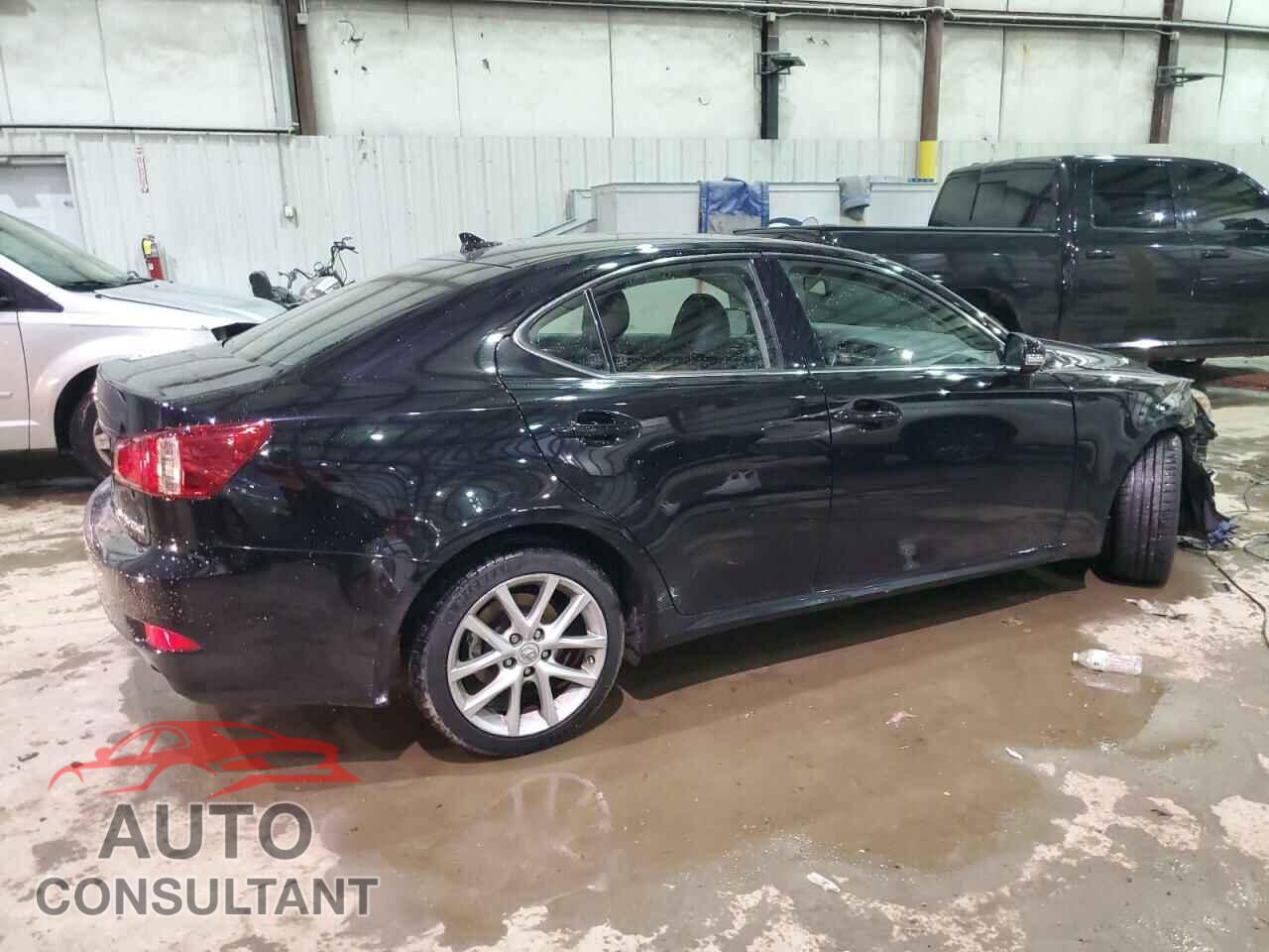 LEXUS IS 2011 - JTHCF5C27B5046418