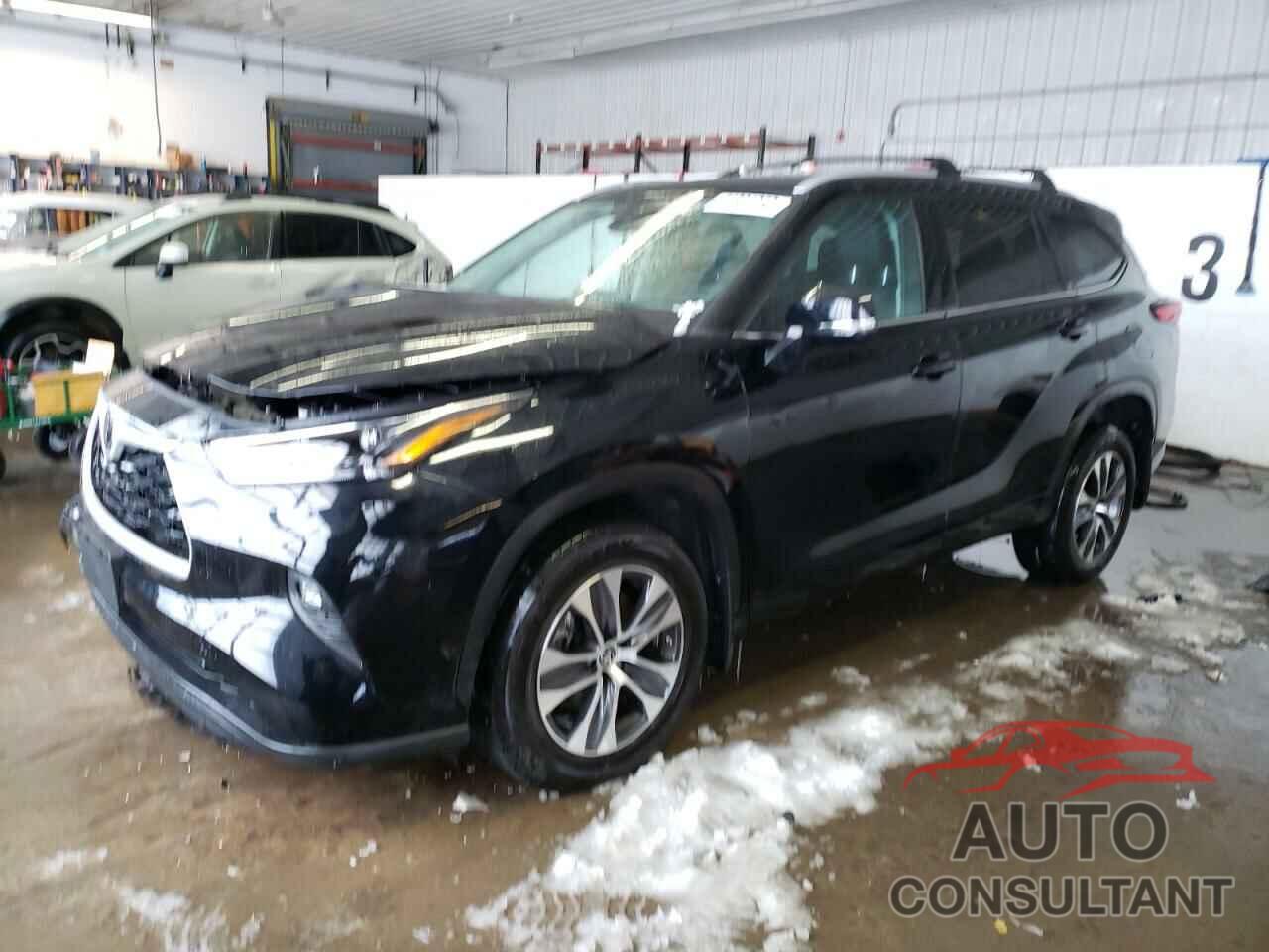 TOYOTA HIGHLANDER 2022 - 5TDGZRBH2NS586717