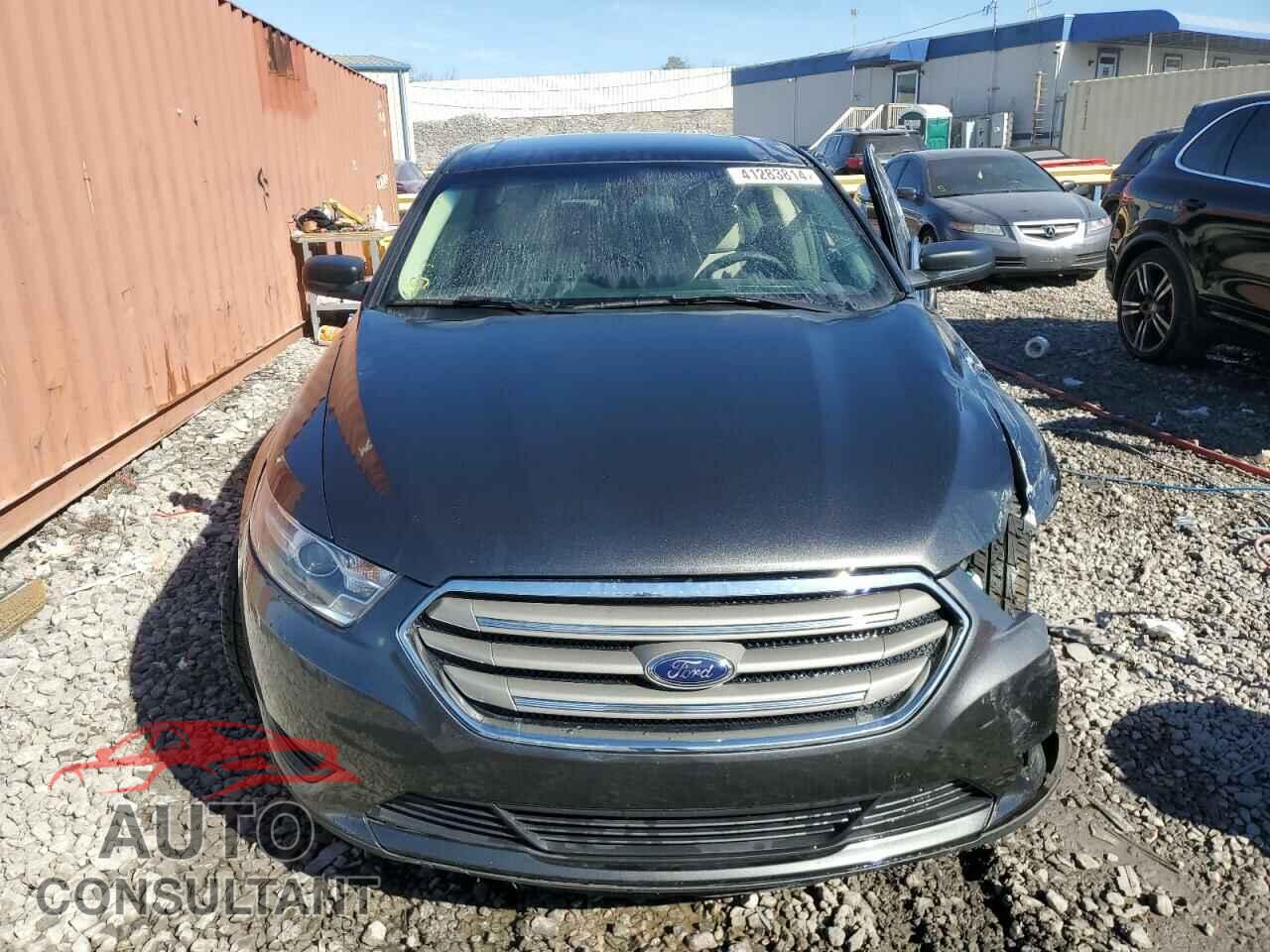 FORD TAURUS 2018 - 1FAHP2D89JG133543