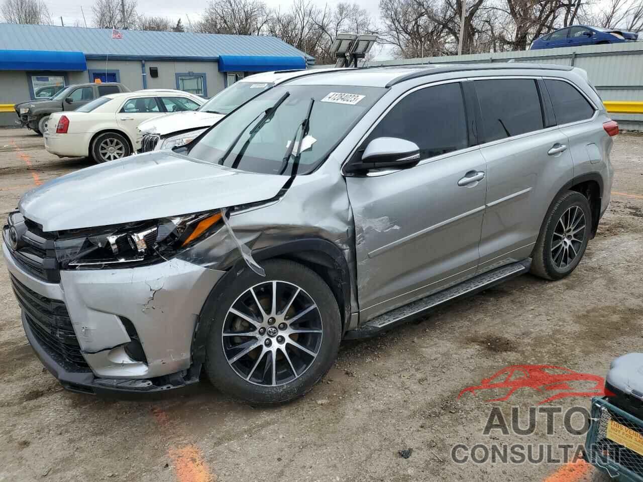 TOYOTA HIGHLANDER 2018 - 5TDJZRFH2JS553520