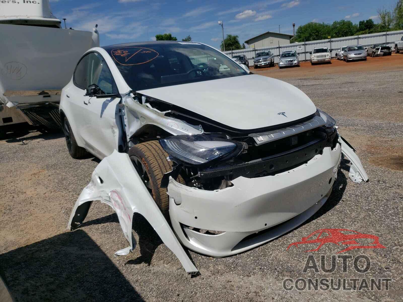 TESLA MODEL Y 2021 - 5YJYGDEE1MF060791