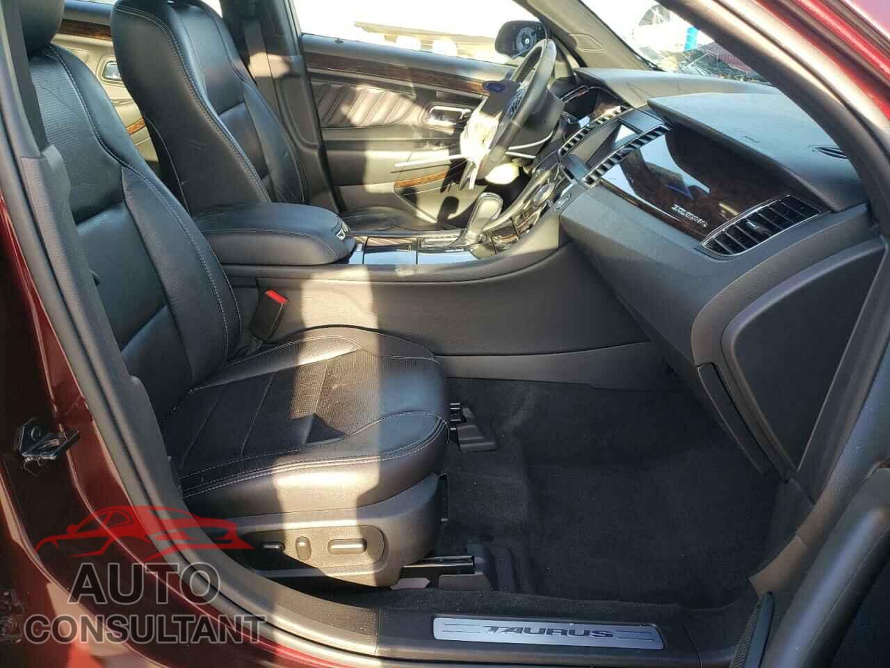 FORD TAURUS 2018 - 1FAHP2F88JG116827