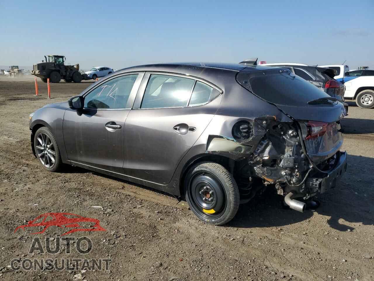 MAZDA 3 2018 - 3MZBN1M36JM186160