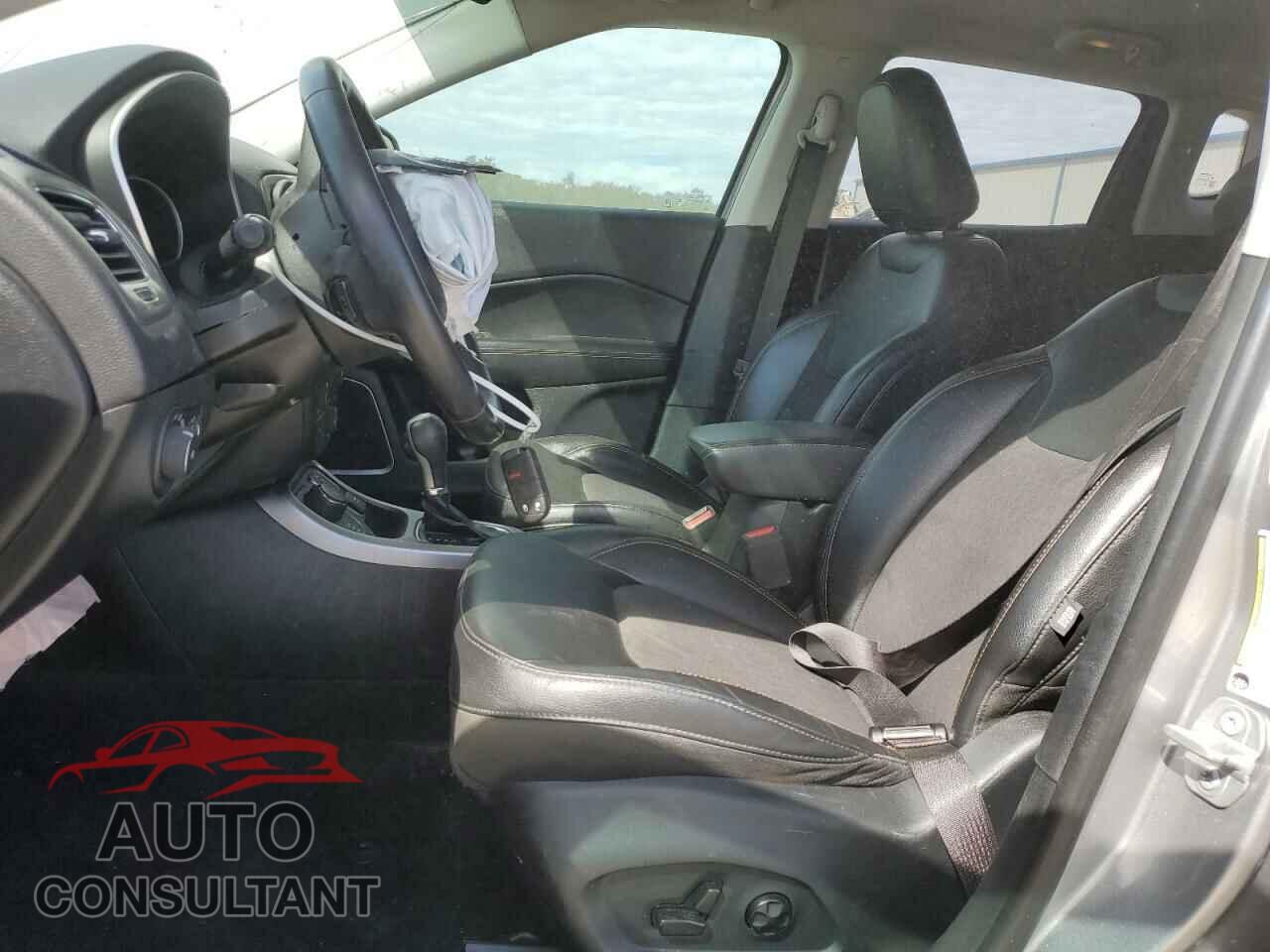JEEP COMPASS 2018 - 3C4NJDBB3JT331667