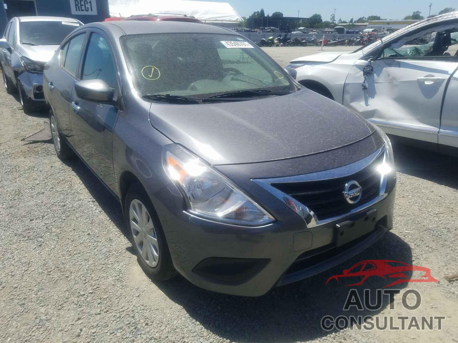 NISSAN VERSA 2018 - 3N1CN7AP5JL883474