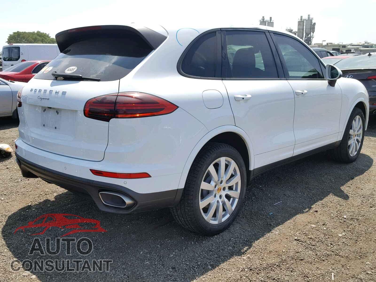 PORSCHE CAYENNE 2017 - WP1AA2A21HKA80291