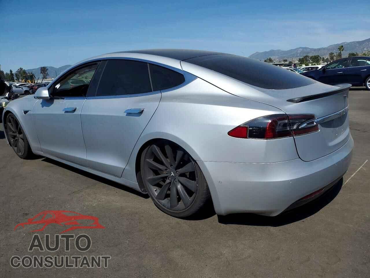TESLA MODEL S 2017 - 5YJSA1E19HF232915