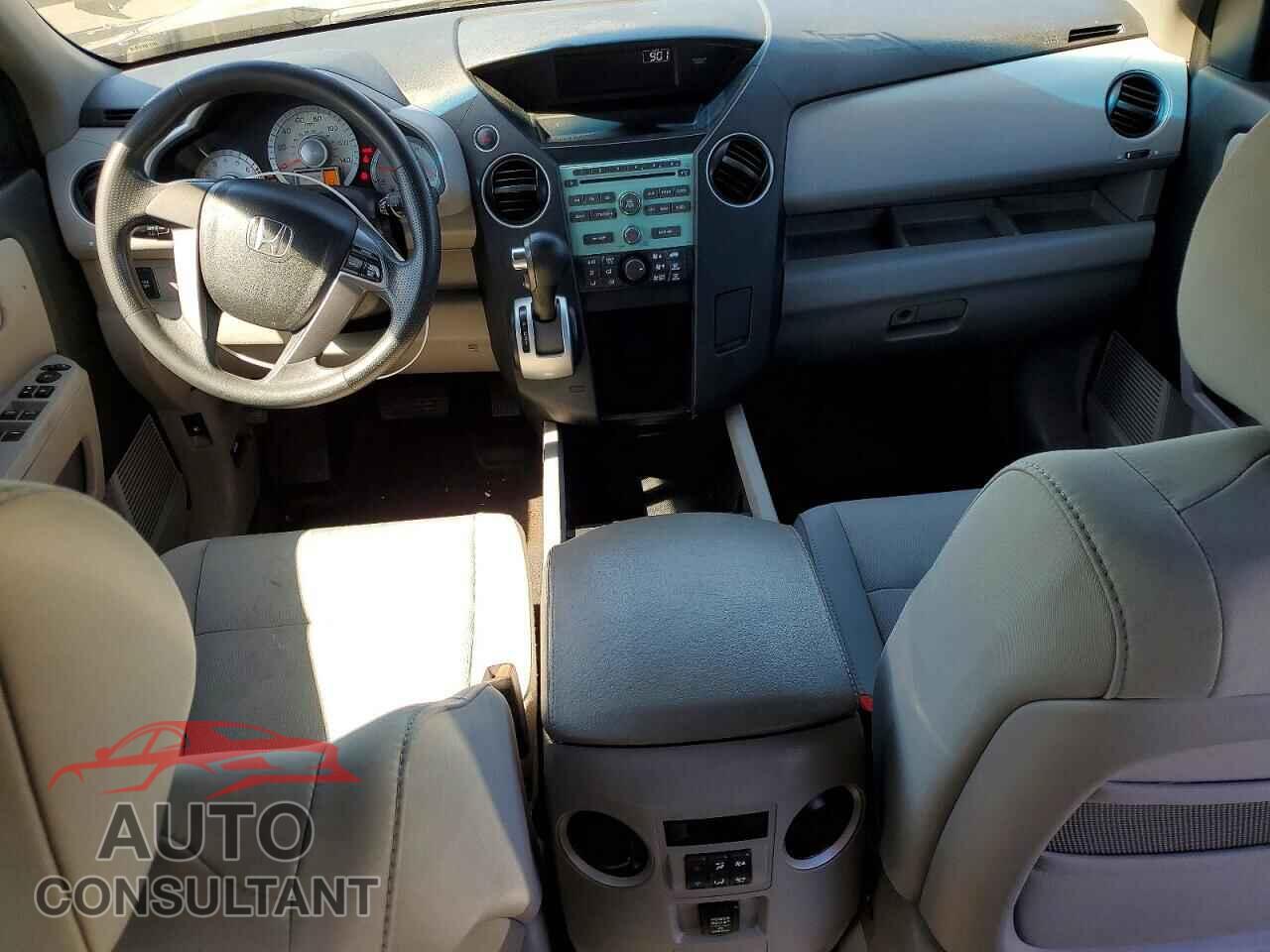 HONDA PILOT 2011 - 5FNYF3H20BB025896