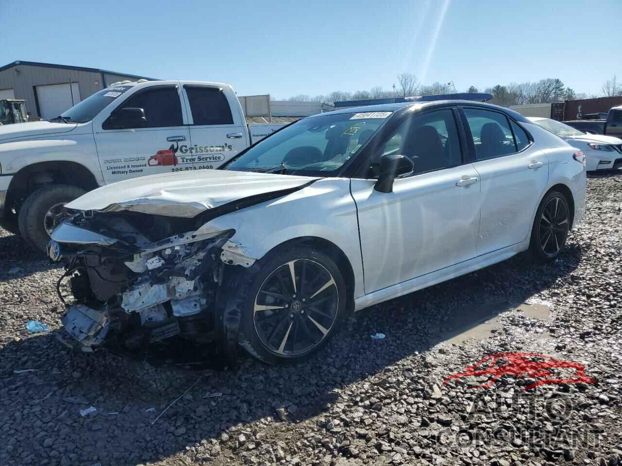 TOYOTA CAMRY 2018 - 4T1B61HK8JU007920