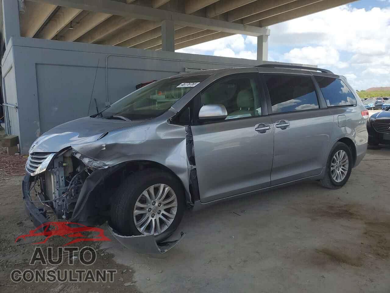 TOYOTA SIENNA 2011 - 5TDYK3DC2BS103844