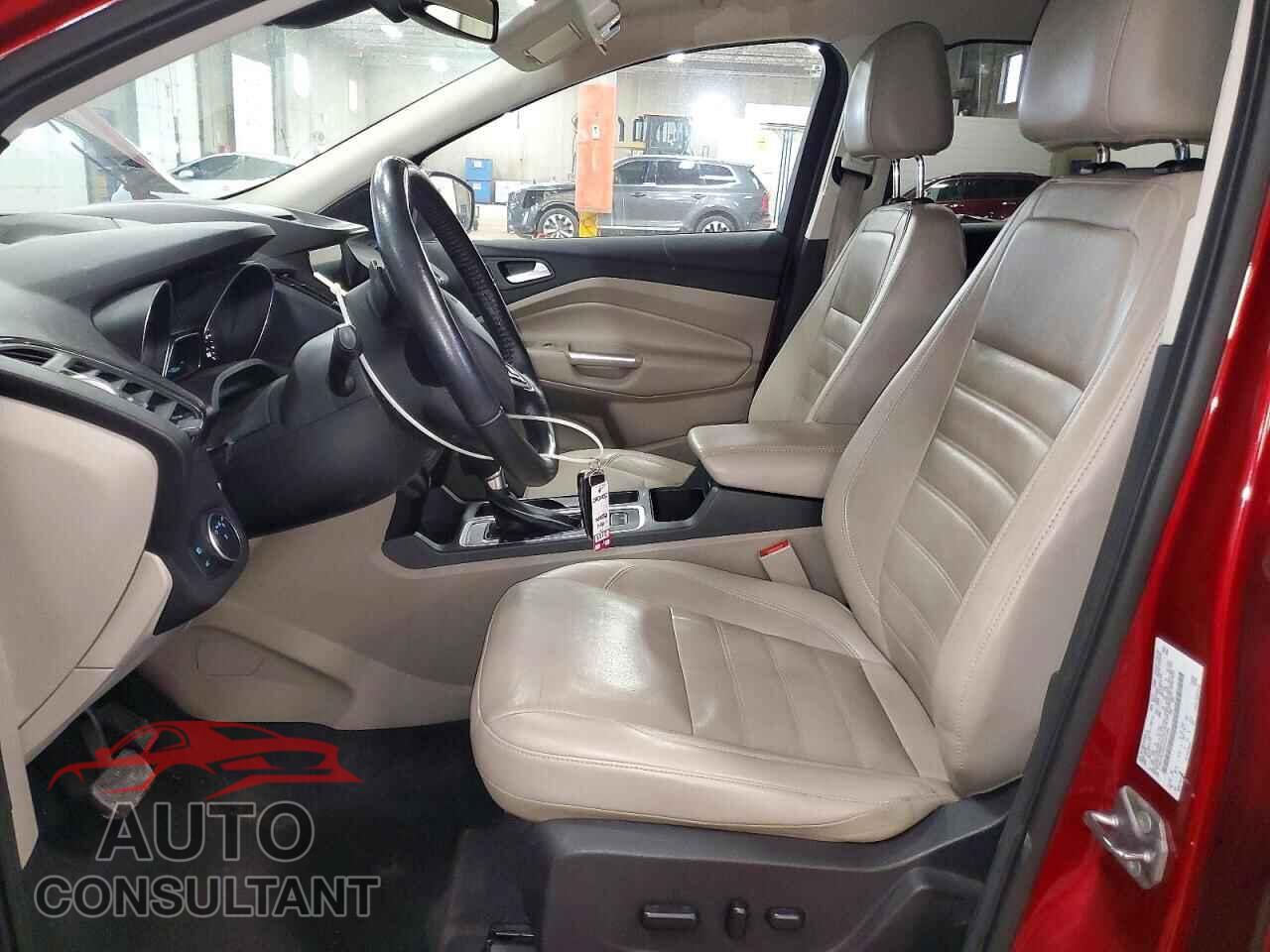 FORD ESCAPE 2017 - 1FMCU9JD2HUD21304
