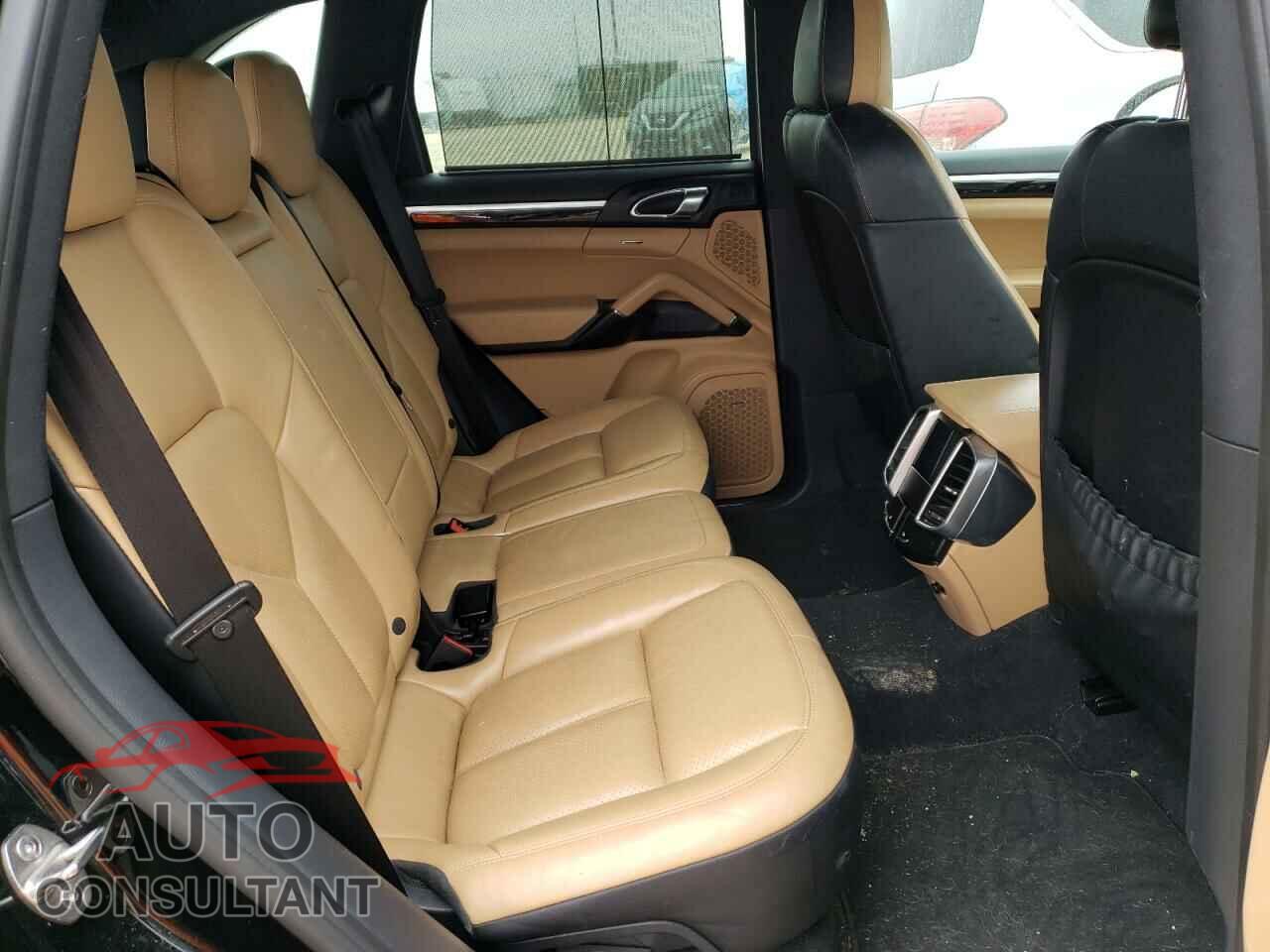PORSCHE CAYENNE 2016 - WP1AA2A22GKA36119