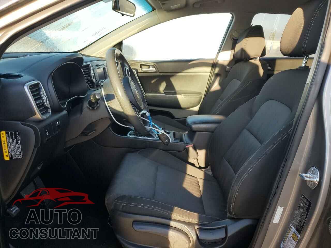 KIA SPORTAGE 2017 - KNDPMCAC8H7258038
