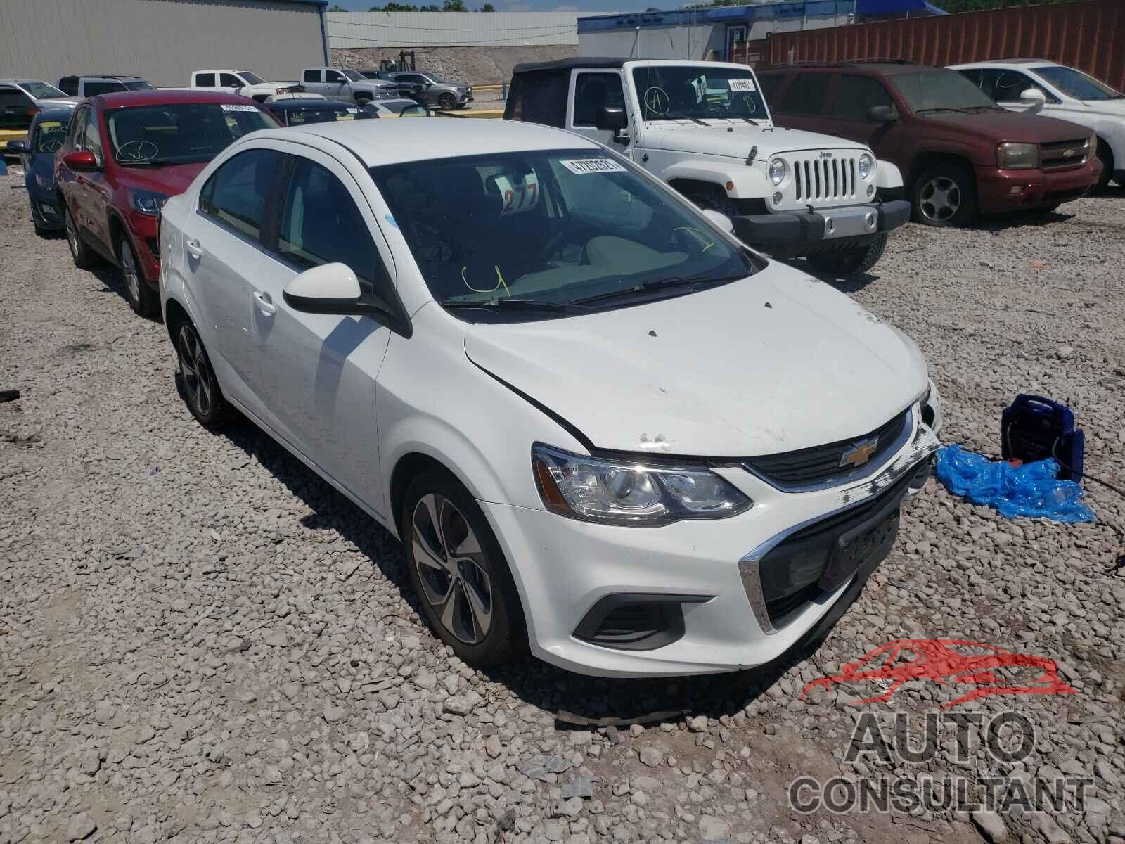 CHEVROLET SONIC 2018 - 1G1JF5SB6J4104056
