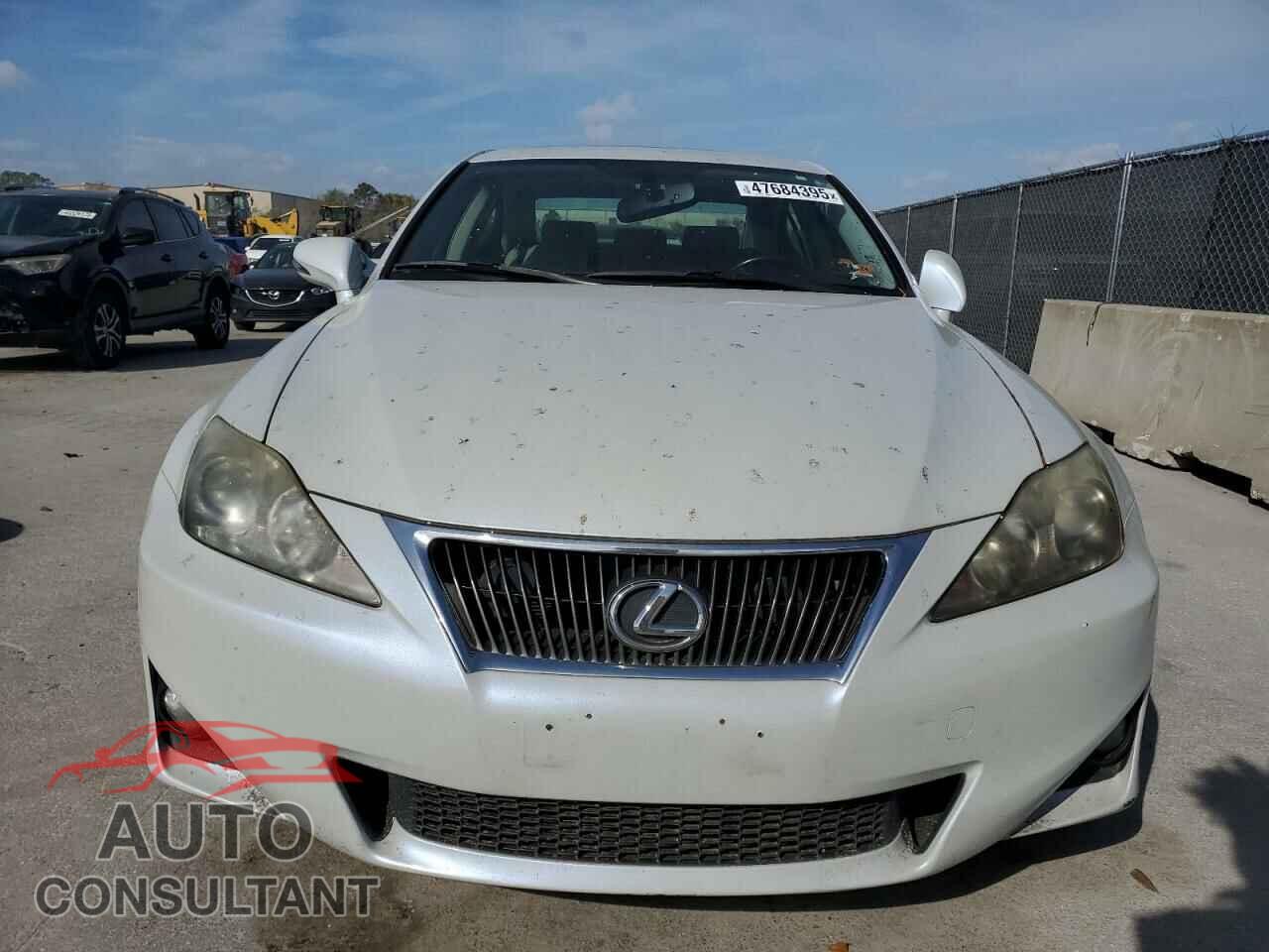 LEXUS IS 2011 - JTHCF5C20B5045286