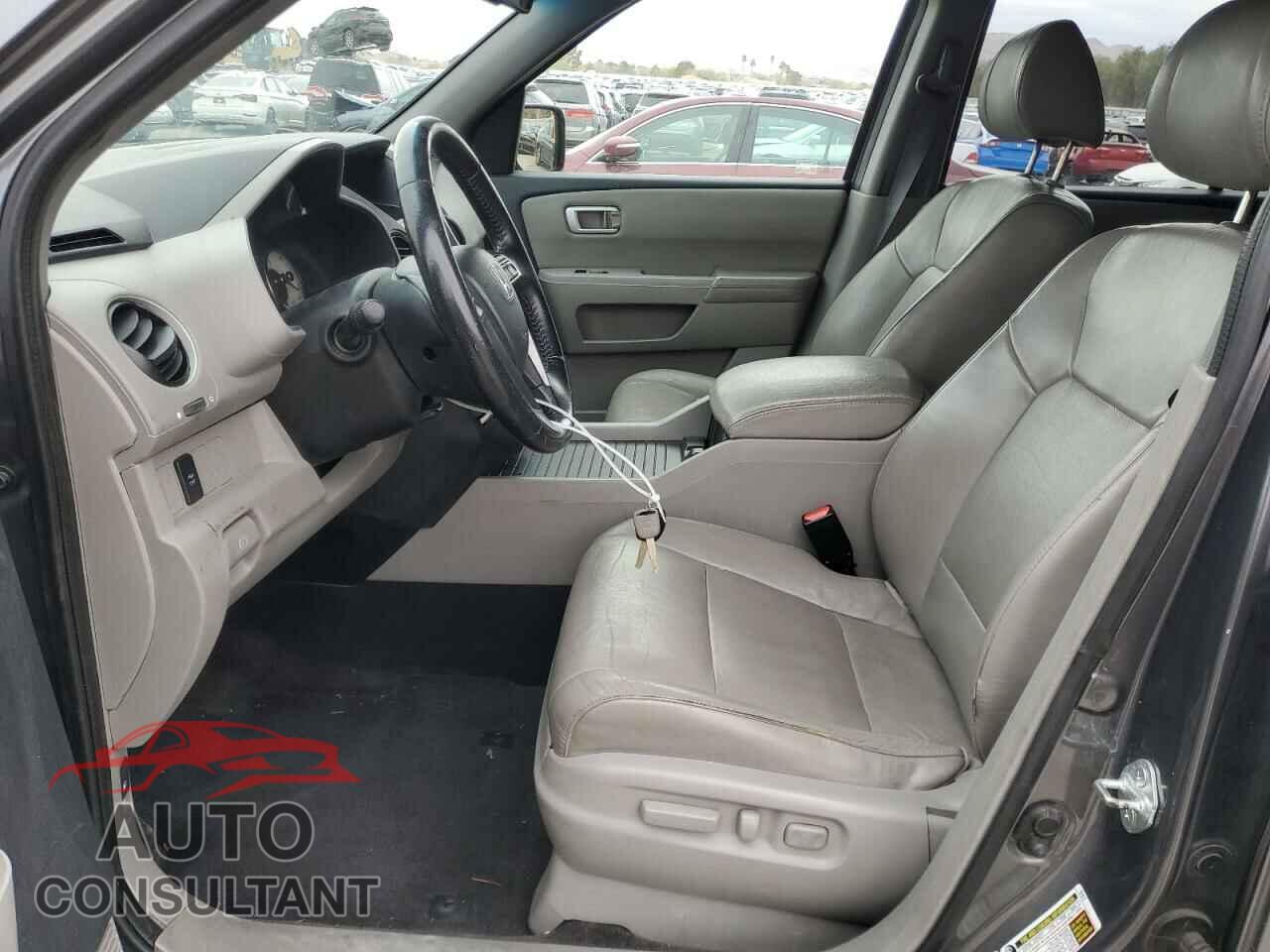 HONDA PILOT 2011 - 5FNYF4H5XBB021080