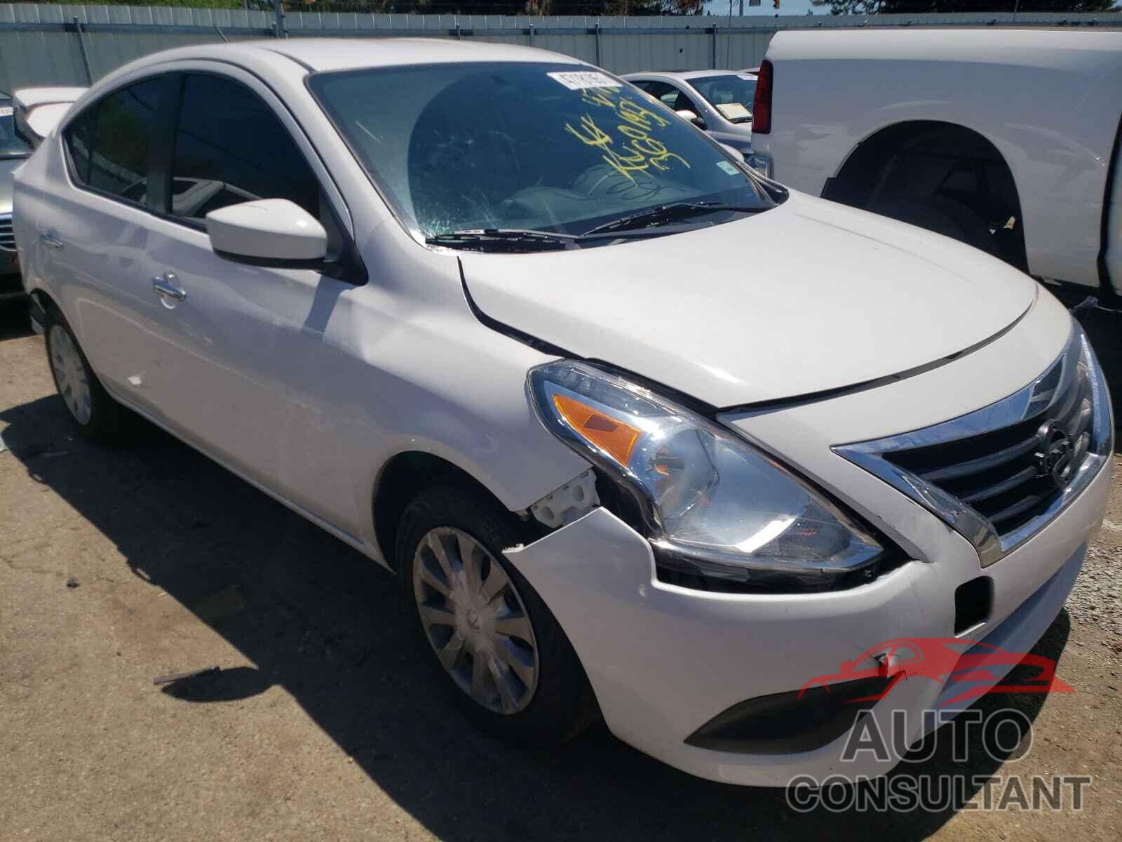 NISSAN VERSA 2018 - 3N1CN7AP2JL827704